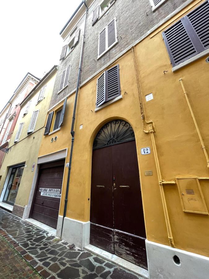 Maison Vert Appartamento In Centro Storico A Modena Exterior photo
